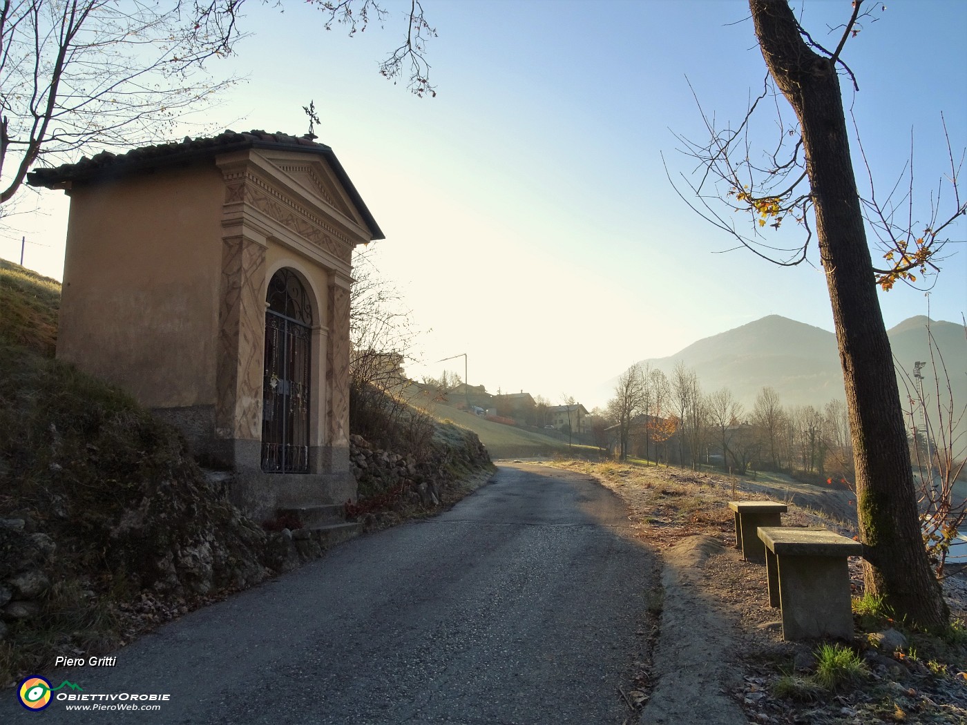 16 Santella della Madonna di Camanghe.JPG